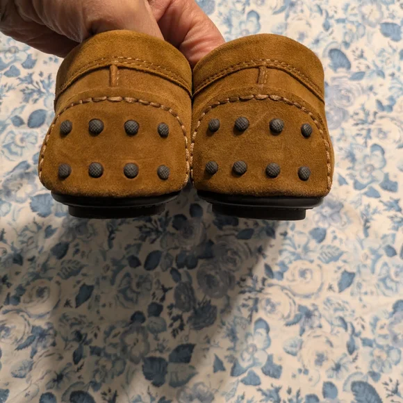 Vionic Women's Brown Suede Loafers - Picture 8 of 9